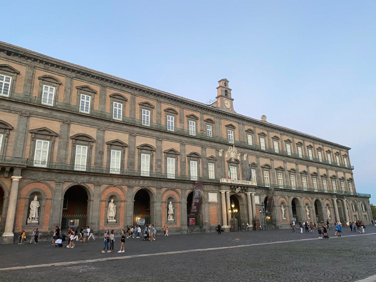 Casa Tiare, The Heart Of Piazza Plebiscito Apartman Nápoly Kültér fotó
